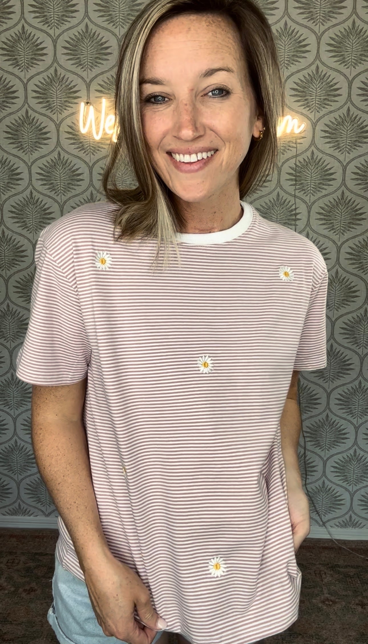 Daisy Bubblegum Tee